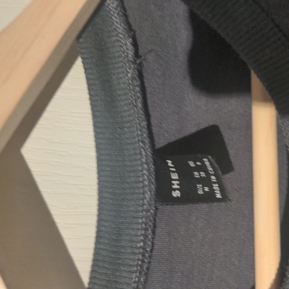 SHEIN - Gray shoulder padded tank top - NWOT - Picture 6 of 6